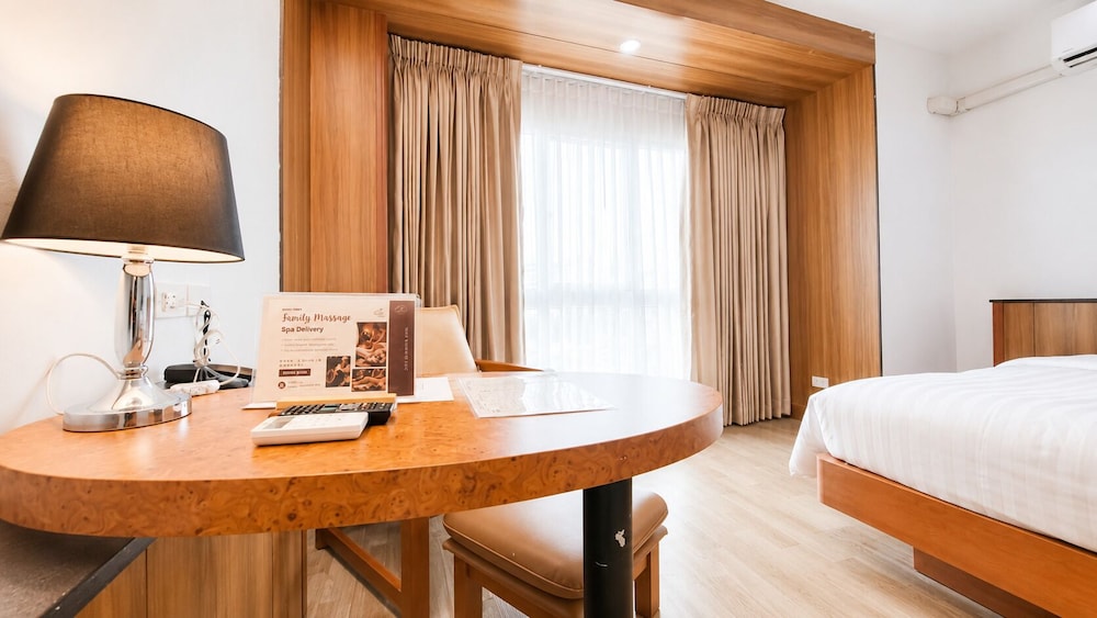 غرفة متصلة ديلوكس بسرير مزدوج وسريرين منفصلين، NJOY Prestige Grand Hotel Don Mueang 5/7