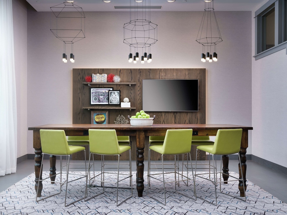 Hampton Inn & Suites Atlanta Decatur/Emory 66/81