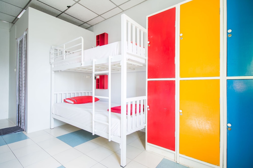Sleep Sheep Phuket Hostel 7/61