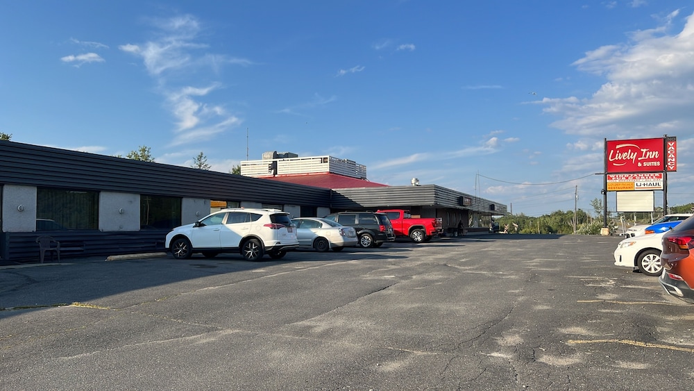 Lively Inn & Suites 53/61