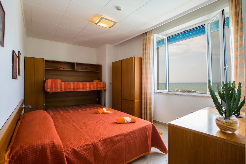 Hotel Stella Marina 32/50