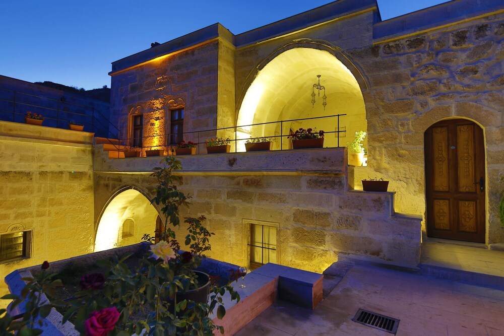 FAIRYLAND CAVE HOTEL 5/50