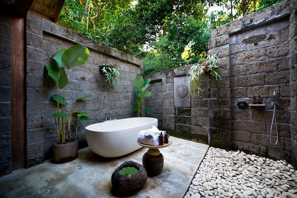 Kalapa Resort and Spa 50/50