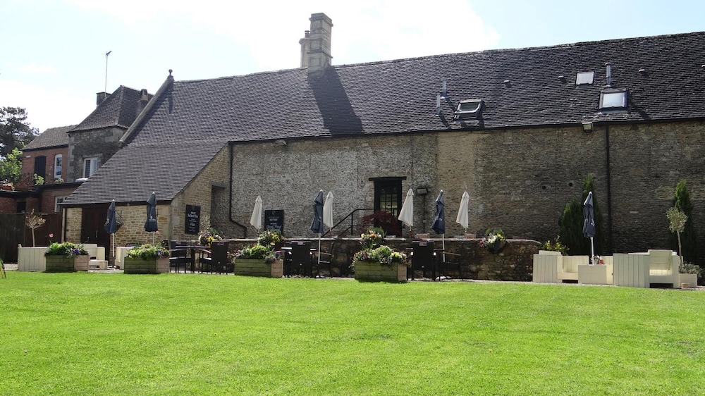 The Colesbourne Inn 45/53