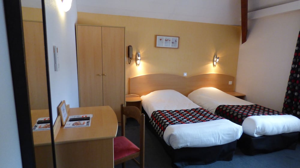 Classic, Twin Beds
