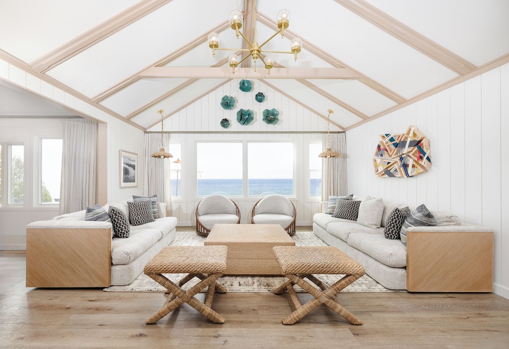 Gurneys Montauk Resort and Seawater Spa 56/78