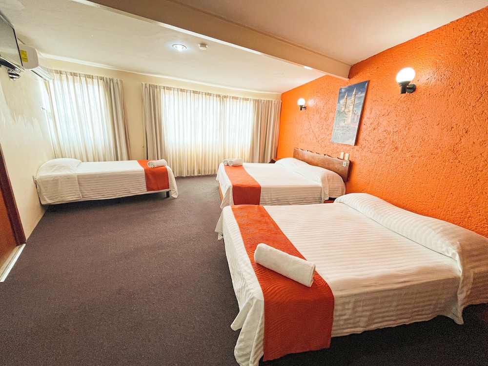 Uxulkah Hotel 14/60