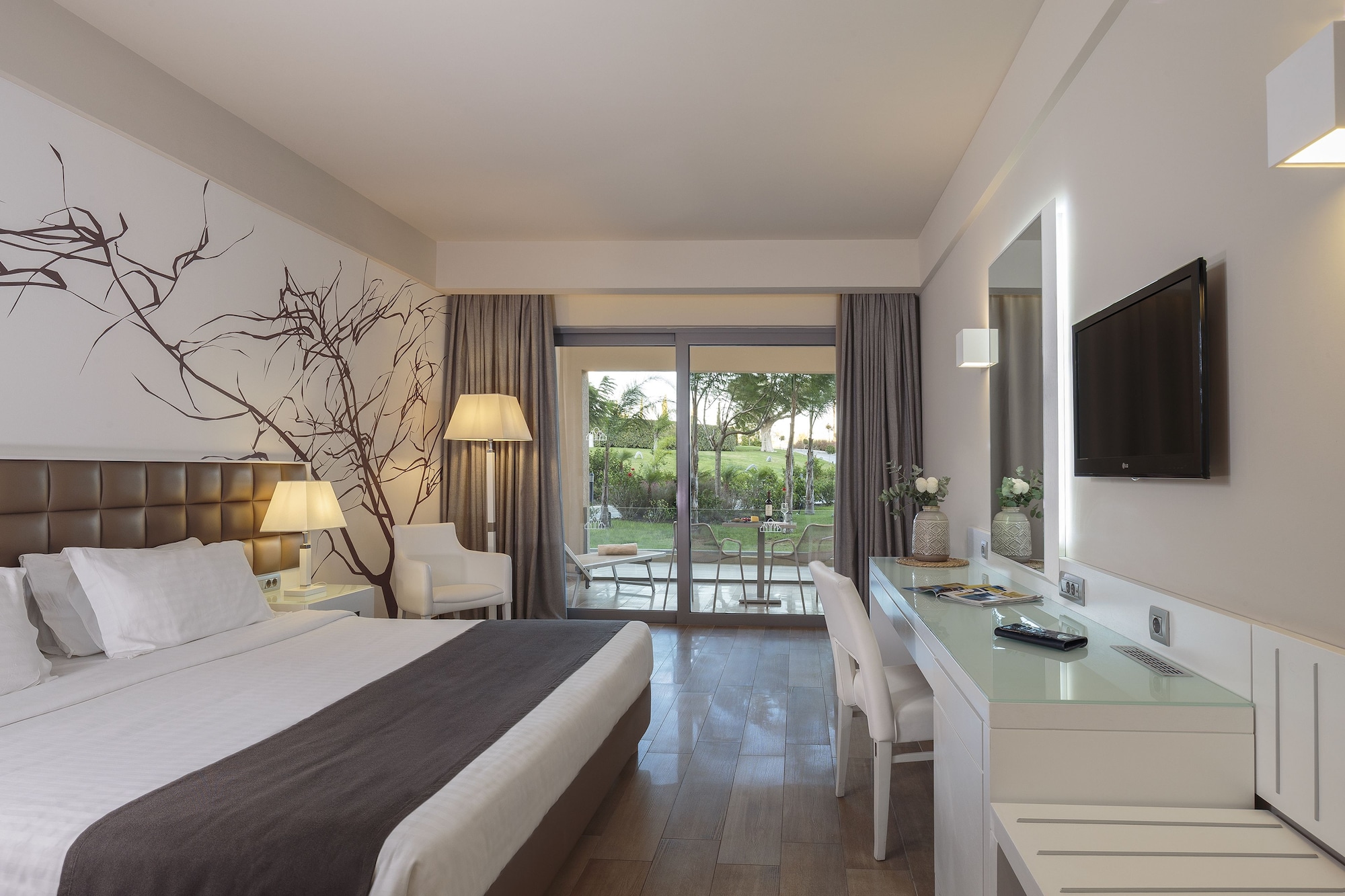 غرفة ديلوكس بسرير مزدوج بإطلالة على الحديقة، Princess Andriana Resort & Spa 3/9