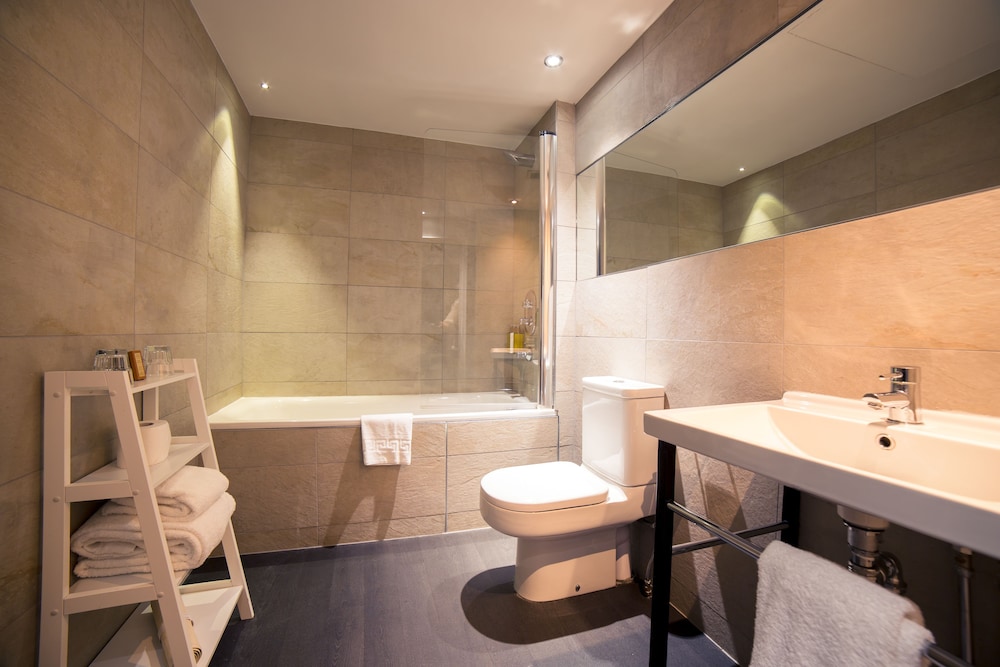 Grey Street Hotel 8/47