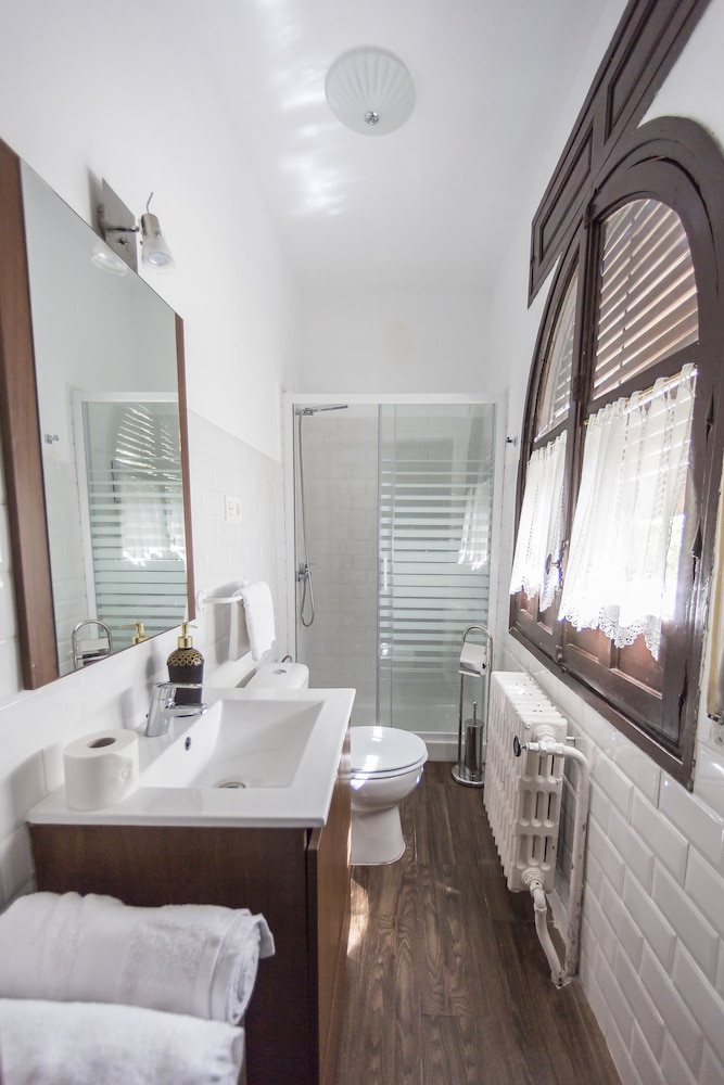 Gala Plácida Suites 1923 11/33