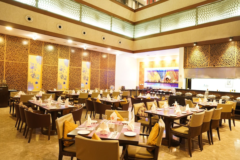 ROYAL ORCHID CENTRAL KIREETI 40/63