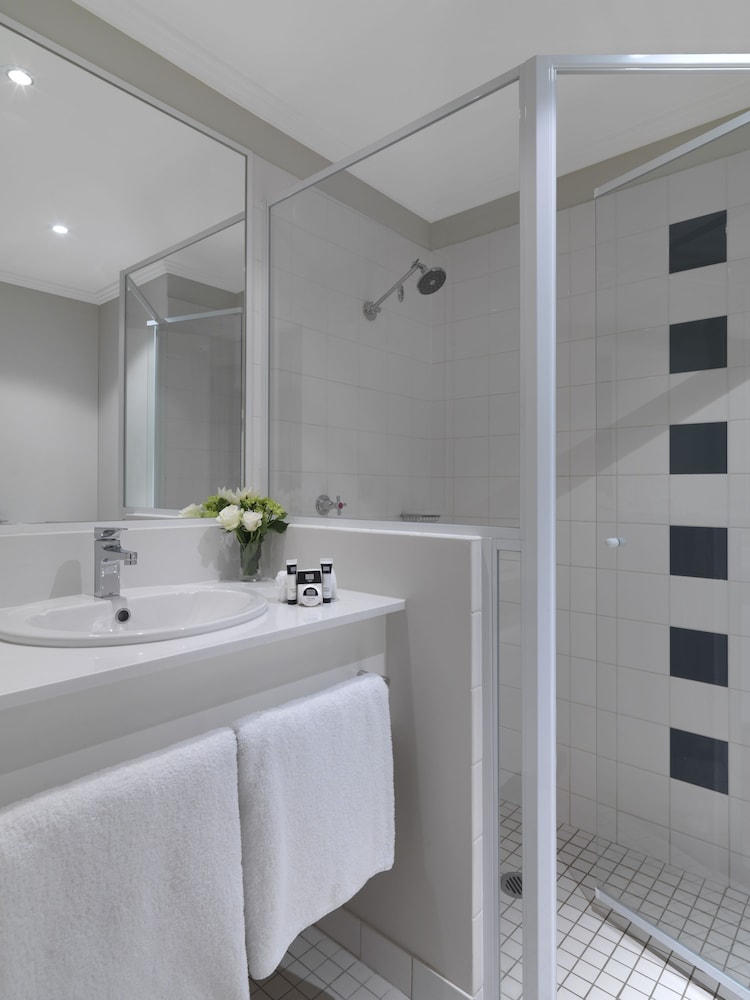 Mercure Sydney Macquarie Park 32/64