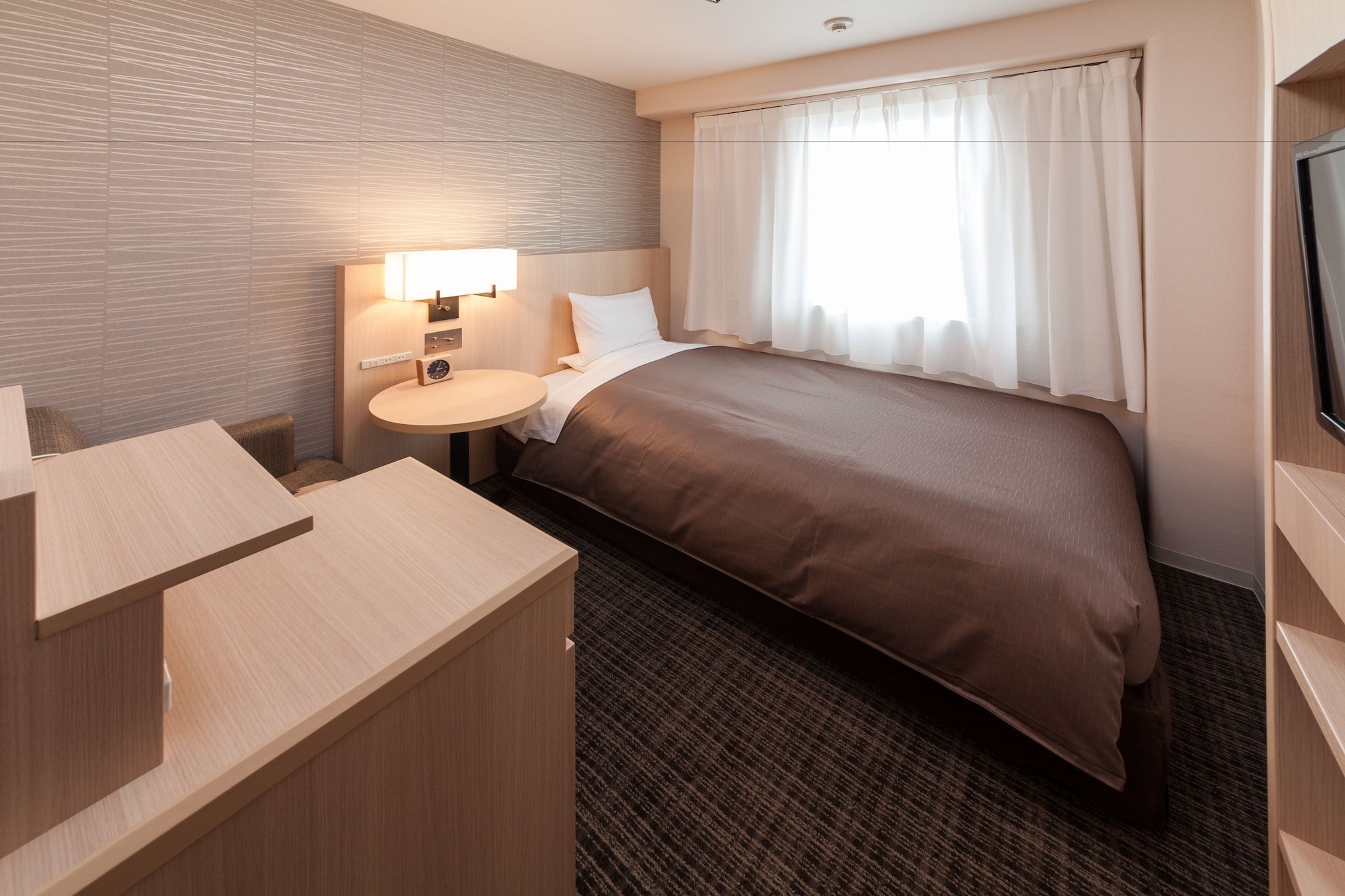 ROOM, SINGLE