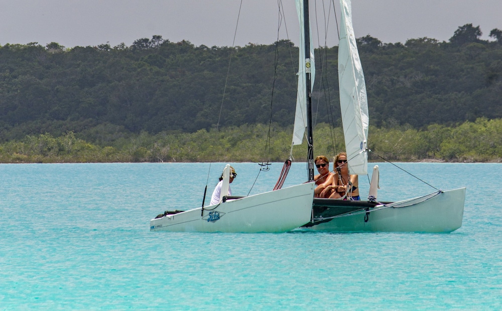 El Buho Lagoon 42/50