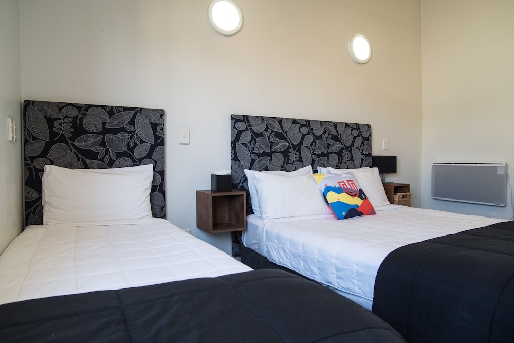 U Boutique Hotel Wellington, SureStay Collection by BW 18/68