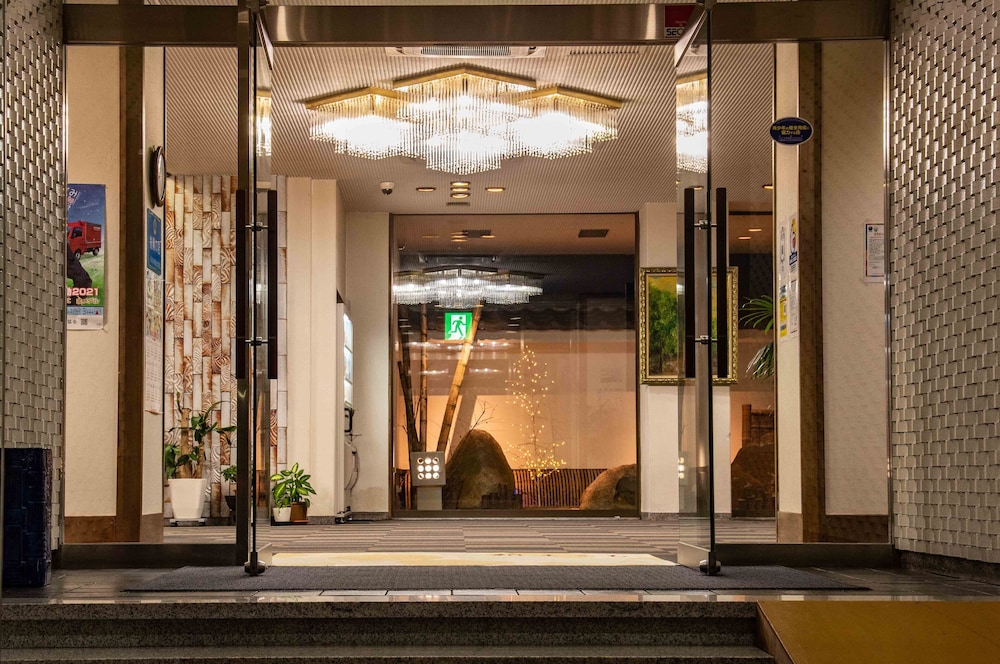 New Makomo Hotel 2/61