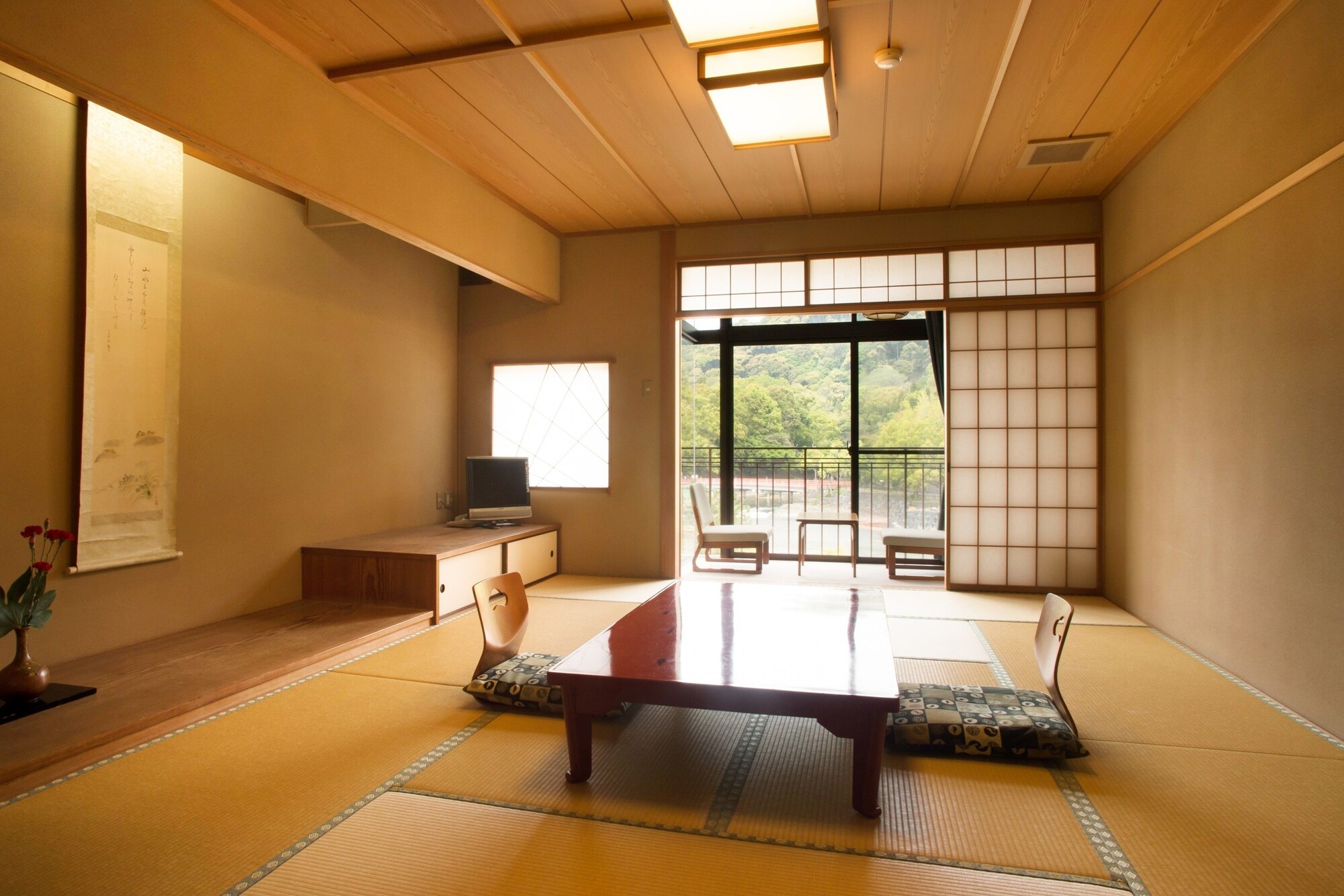 Japanese, 5 Futon Beds, River View, Tatami