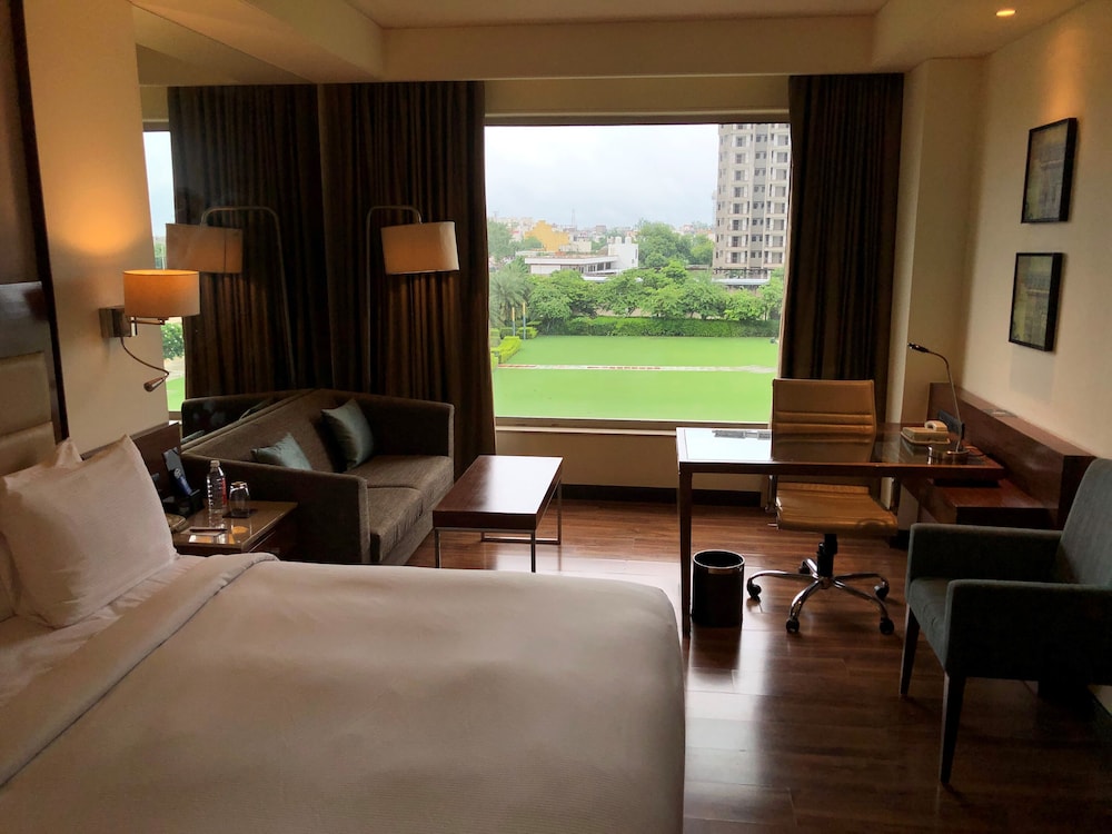 DoubleTree by Hilton Agra 25/73
