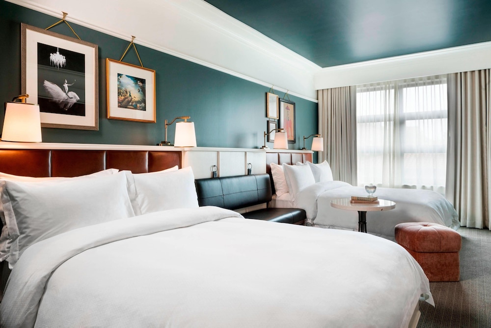 STANDARD, 2 QUEEN BEDS