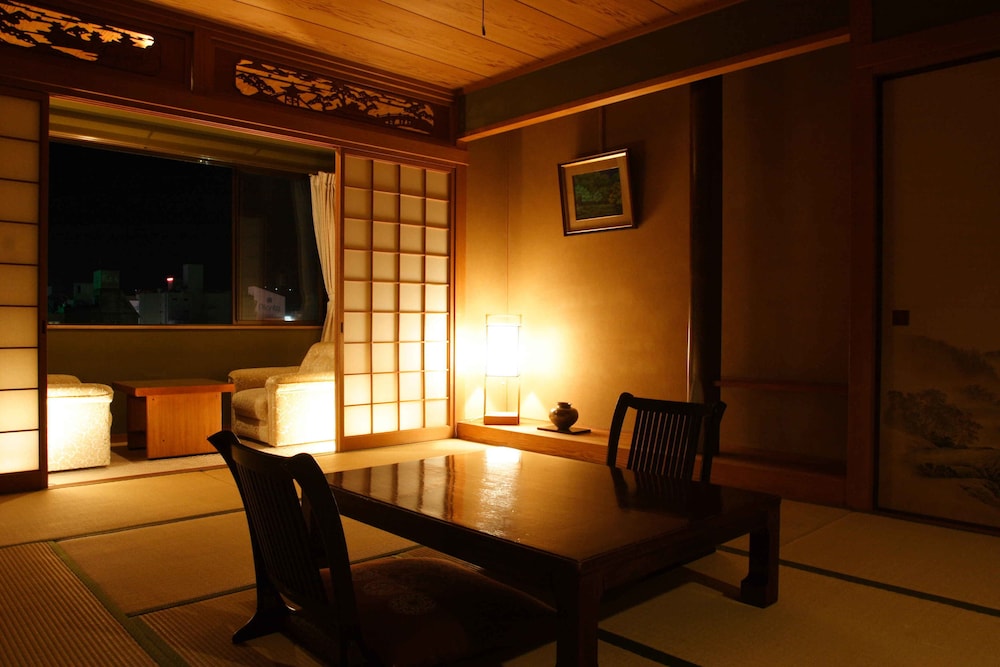 Hotel Takasago 50/63