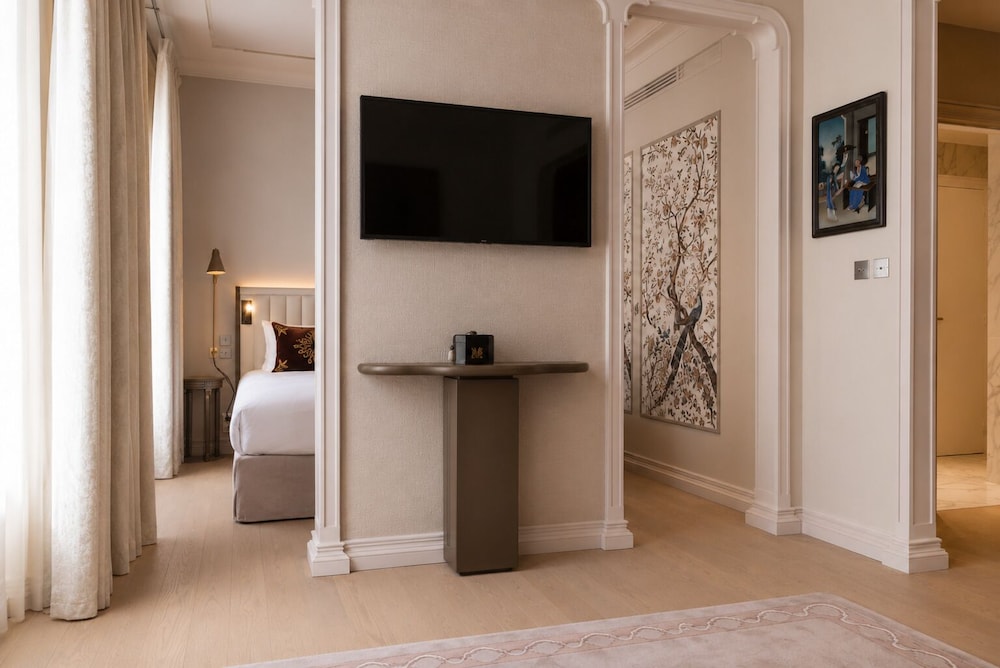 Hotel de Montesquieu (ex Hotel Daniel Paris) 34/79