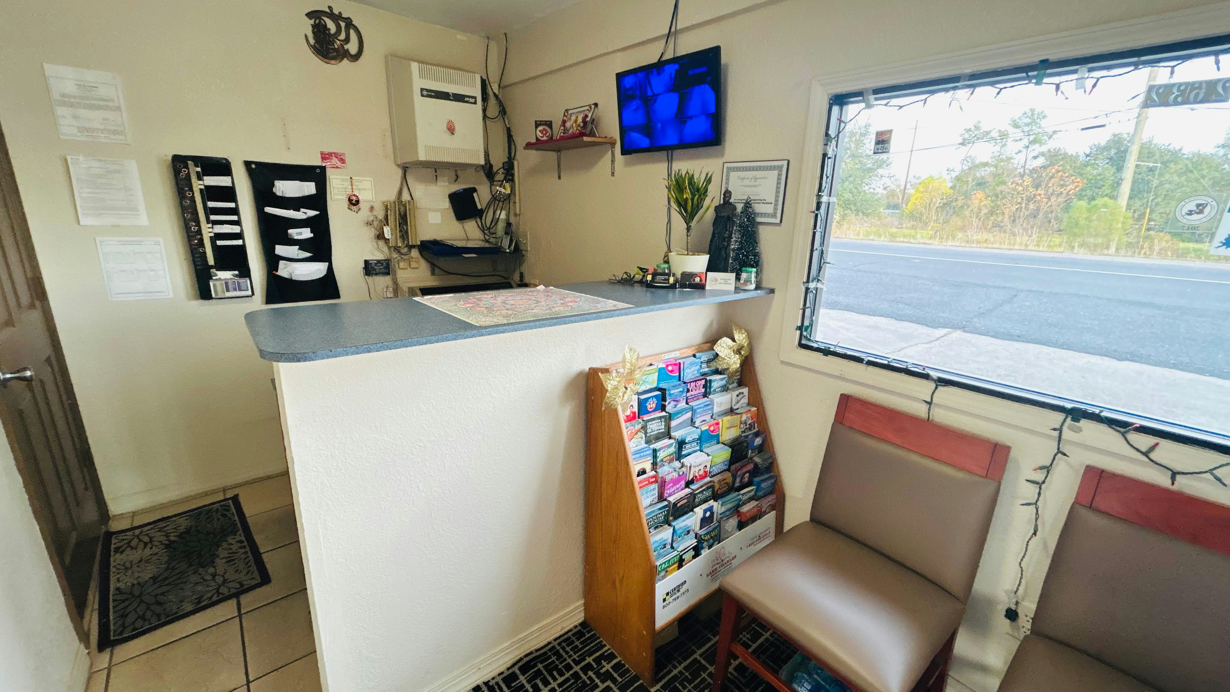 Relax Inn By OYO Sulphur Hwy 90 7/17