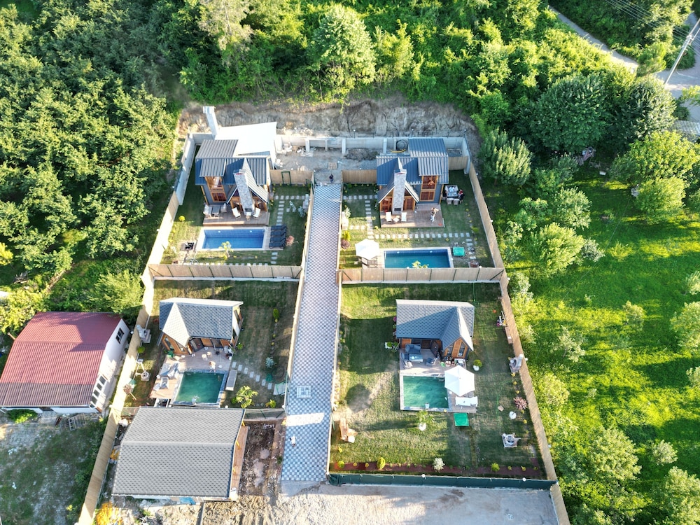 Mayan Bungalows 32/42