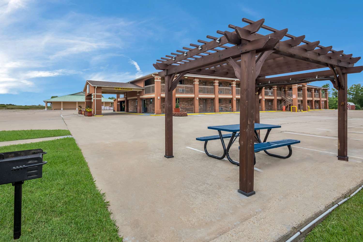 SureStay Hotel by Best Western Rockdale 12/13