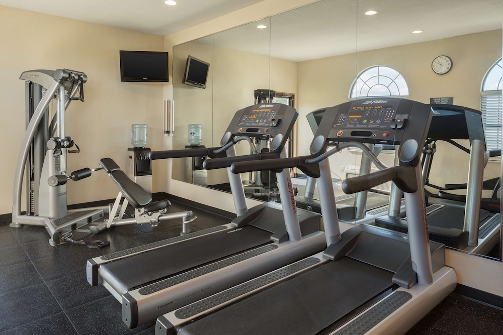 Country Inn & Suites by Radisson Greenfield IN 23/37