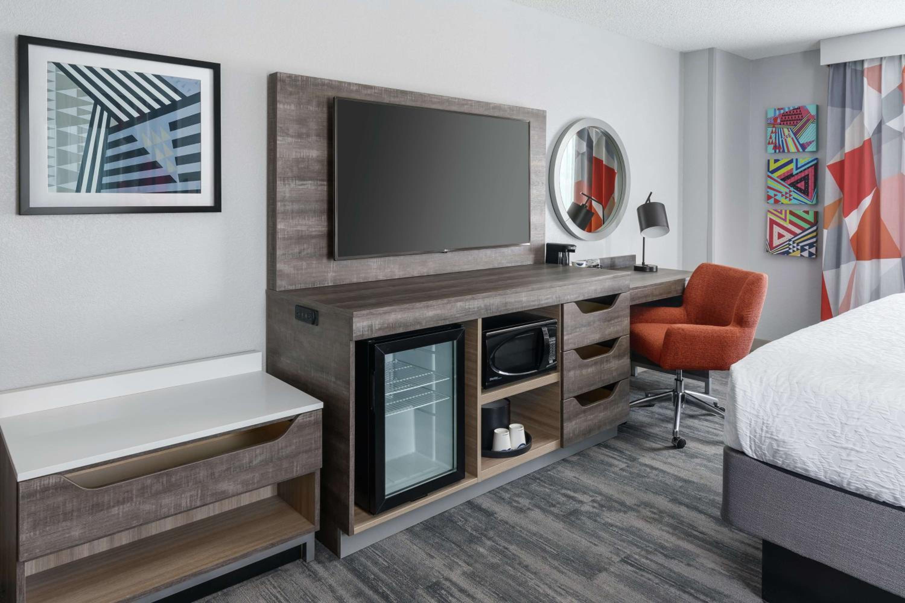 استوديو بسرير كينج مع أريكة لذوي الإعاقة، Hampton Inn & Suites Tampa/Ybor City/Downtown 3/3
