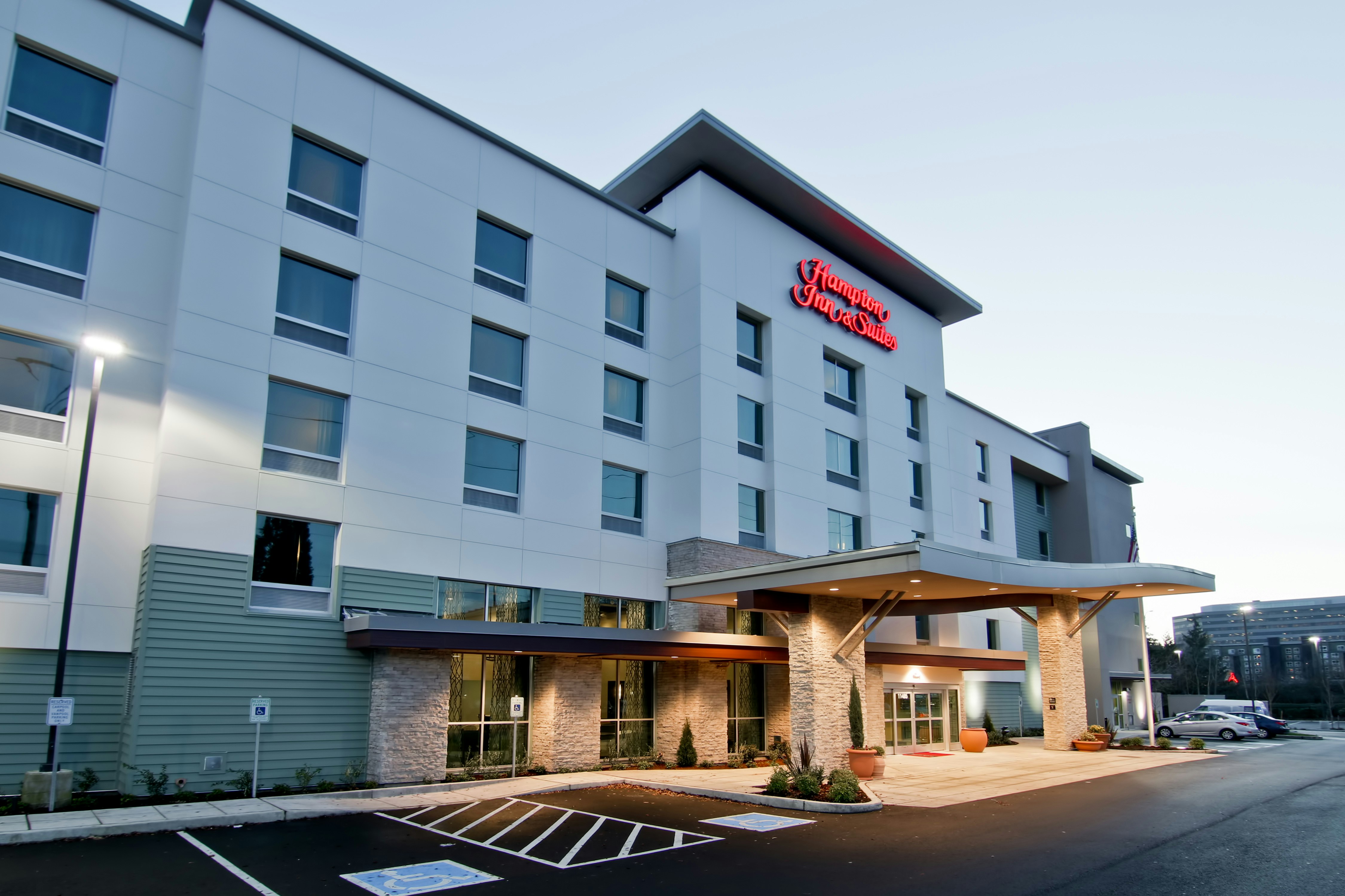 Hampton Inn Suites Bellevue Downtown Seattle Wa 51/53