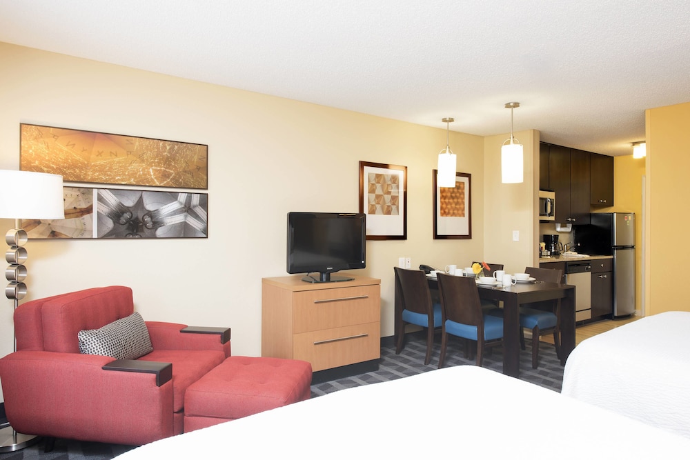 TownePlace Suites by Marriott Kalamazoo 19/24