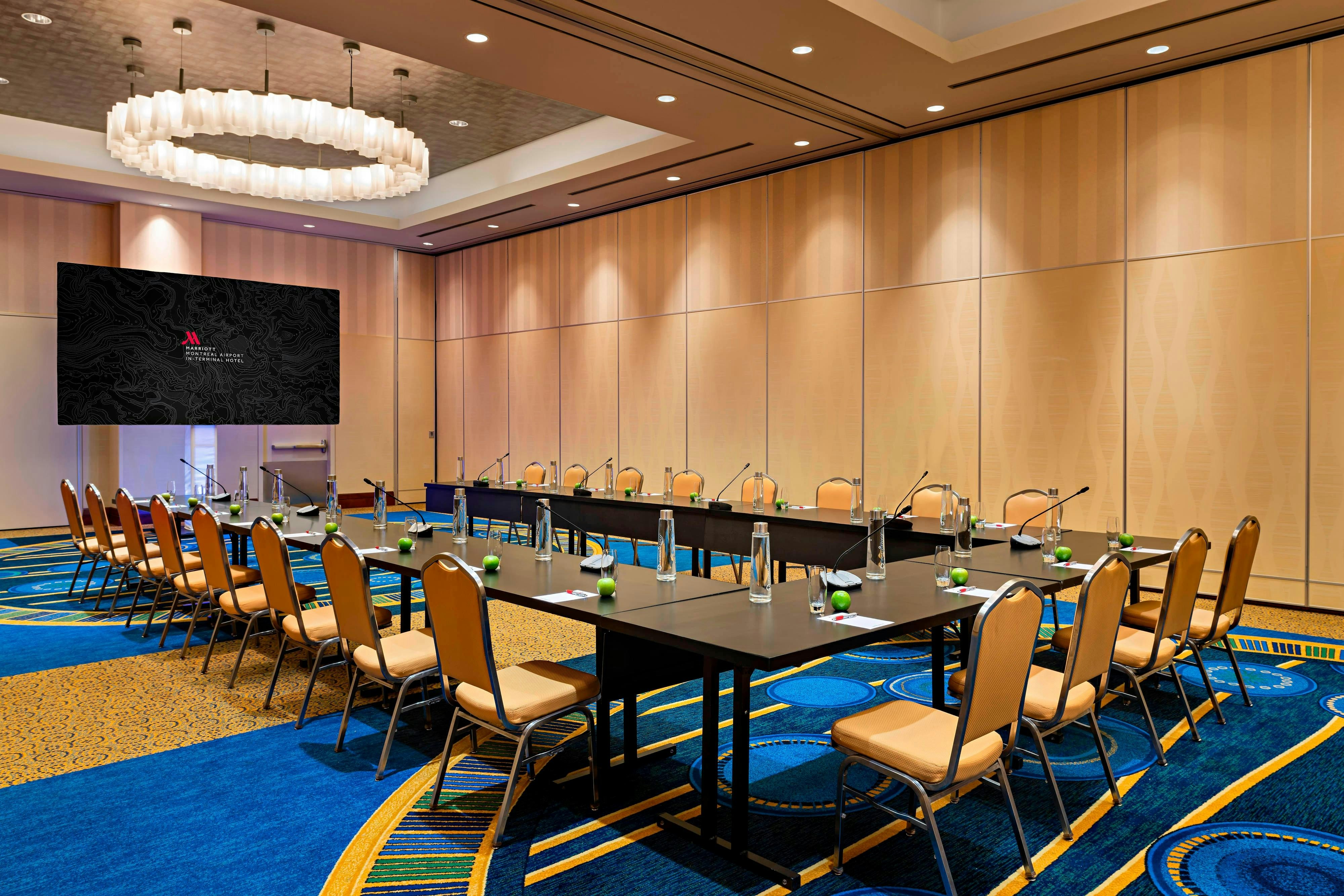 Montreal Airport Marriott In-Terminal Hotel 24/37