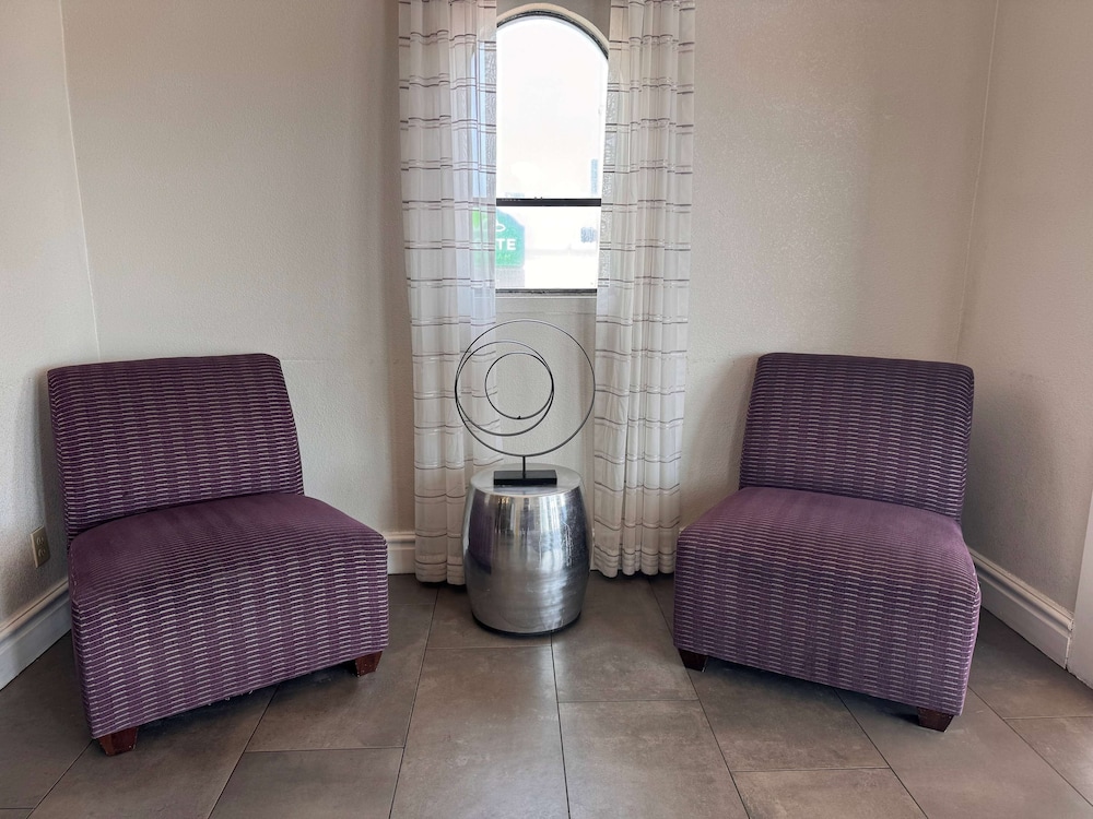 Wingate by Wyndham Galveston Beachfront at Seawall 16/32