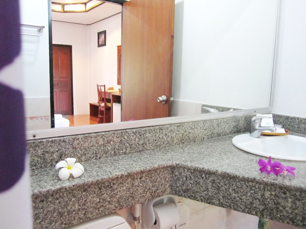 LANTA IL MARE BEACH RESORT 69/73