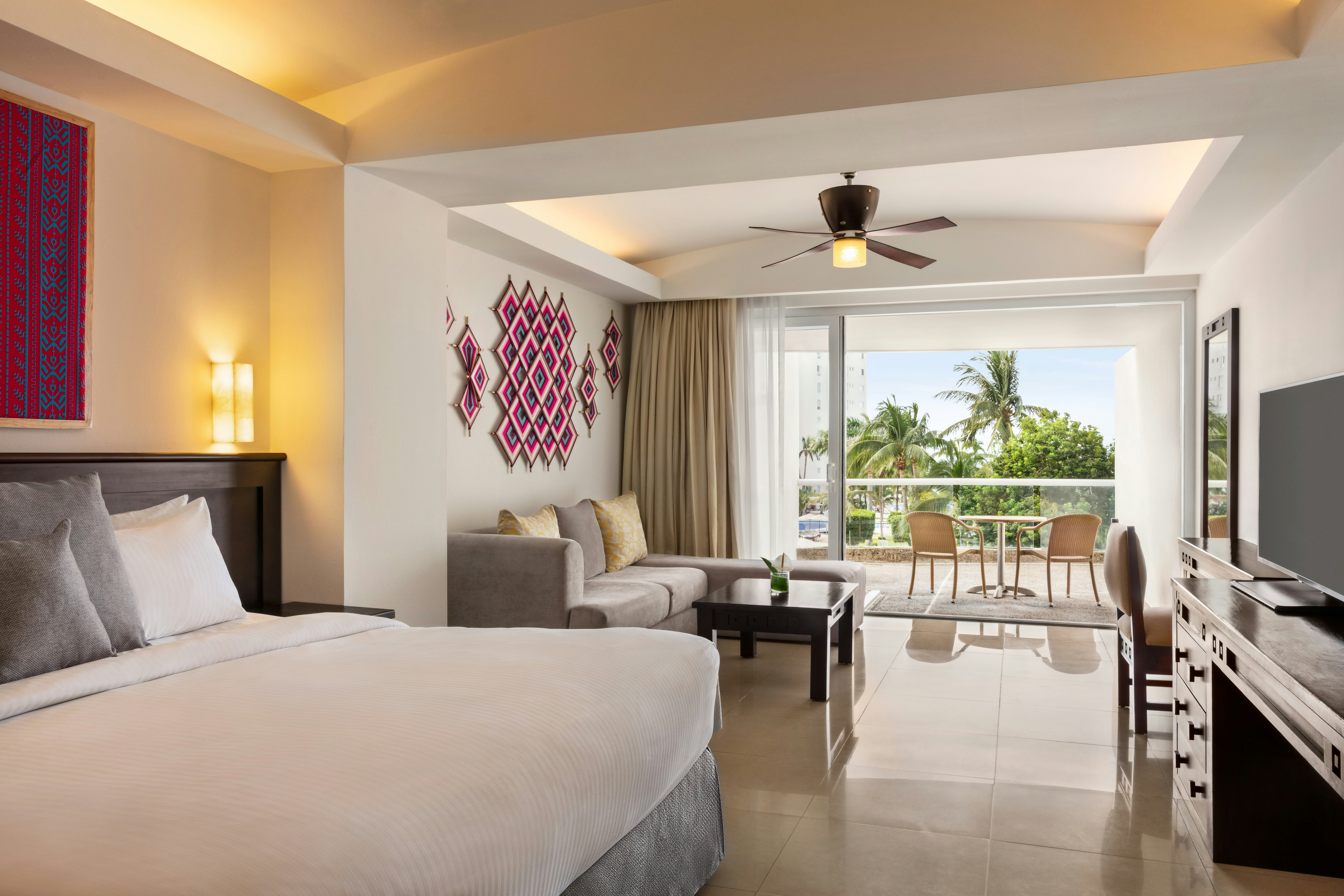 جناح جونيور بسرير كينج بإطلالة جزئية على البحر، Fiesta Americana Riviera Nayarit Resort & Spa 2/5