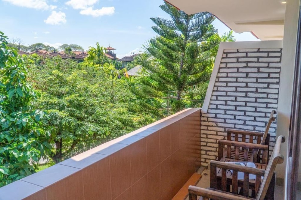 Palm Beach Hotel Bali 33/38