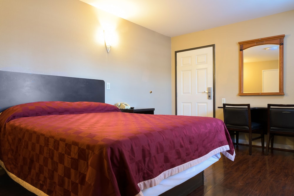 Covina Motel 10/37