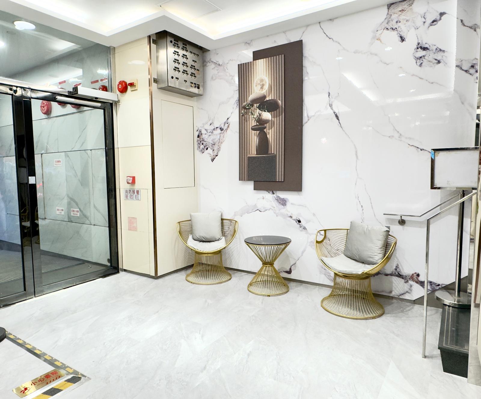 Hennessy Hotel 13/15