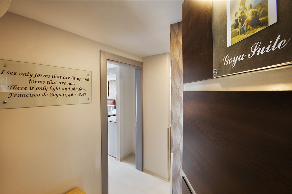 Gallery Residence And Boutique Hotel 22/72