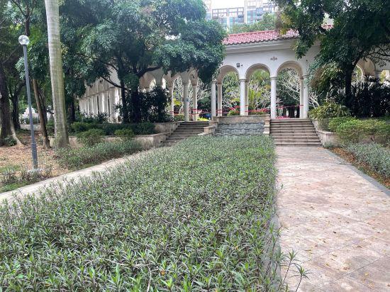 Vienna International Hotel (Guangzhou North Railway Station Branch) 33/35