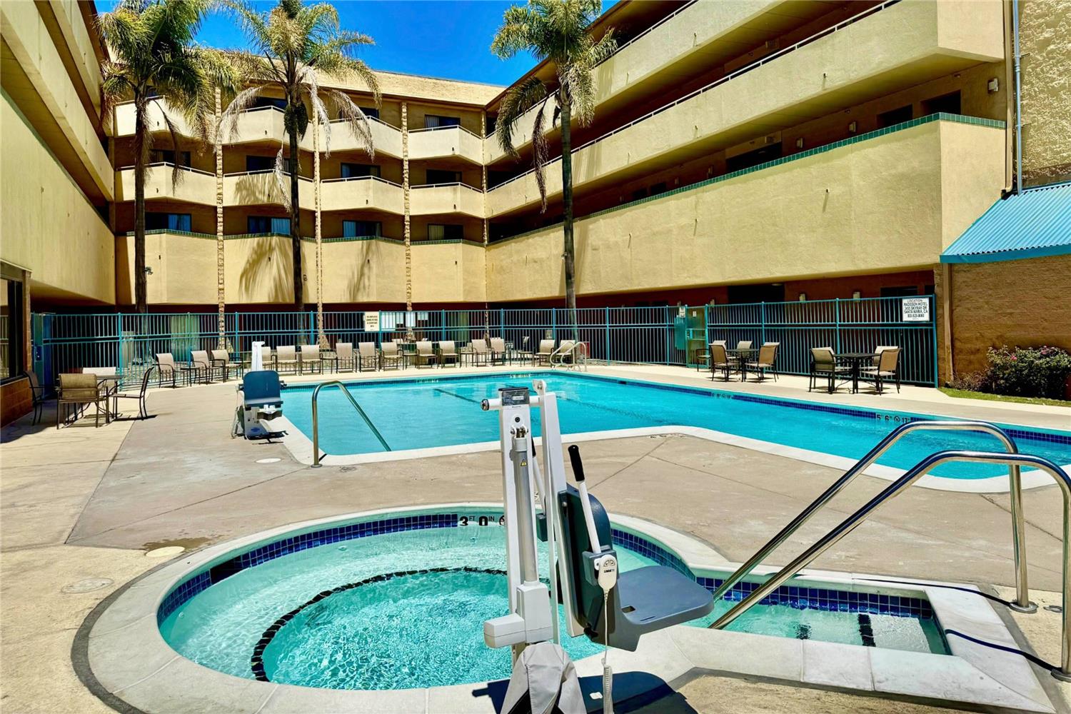 Radisson Hotel Santa Maria 28/40