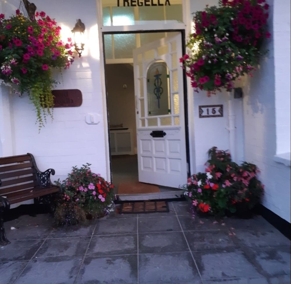 Tregella Guest House 7/50