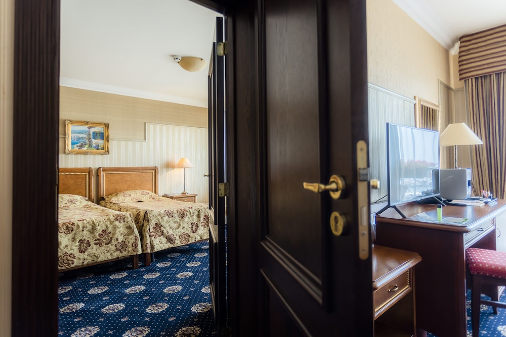 Palace-Marina Dinevi Hotel 7/44