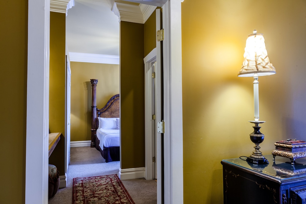 Inn At Leola Village 24/72