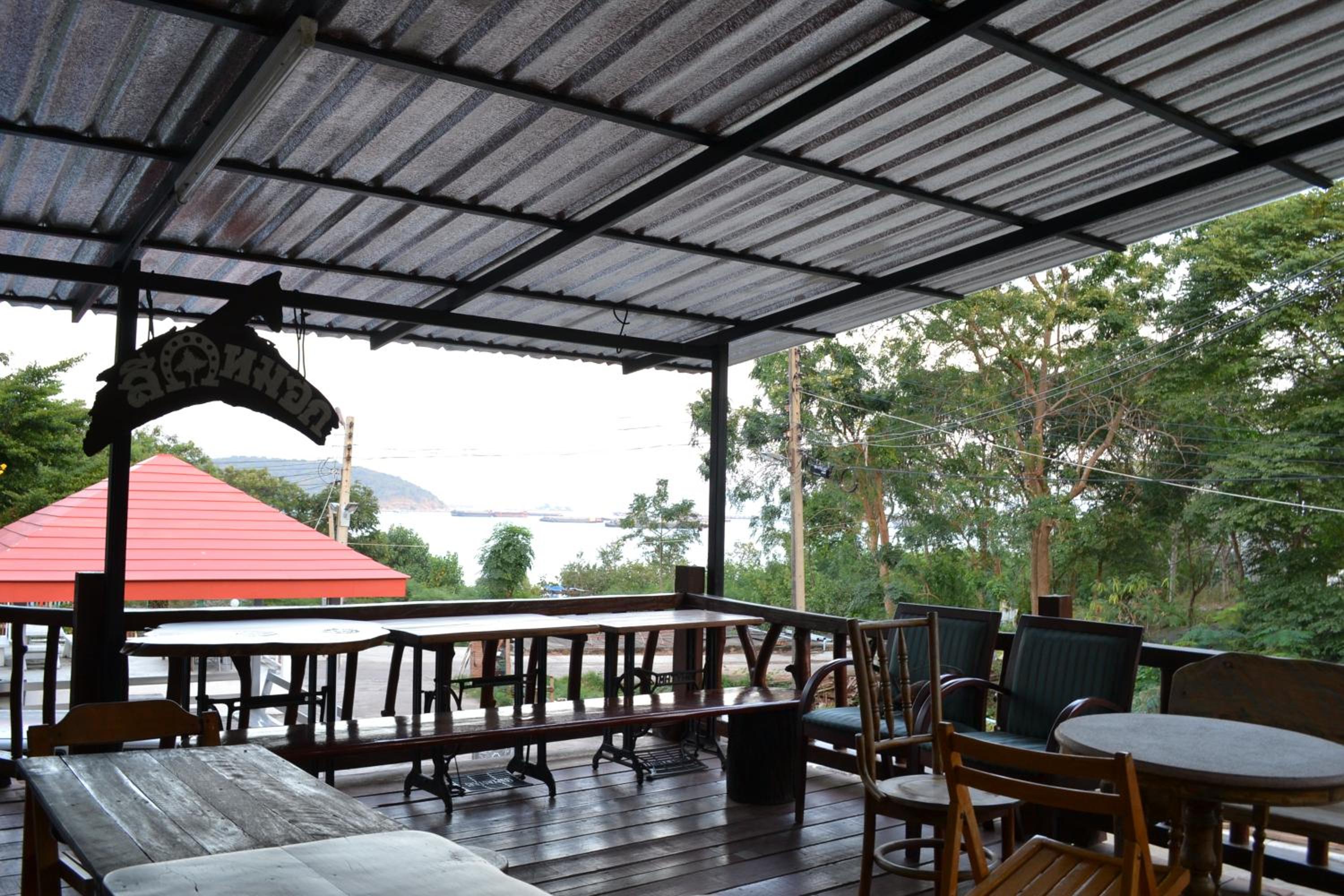 Benjaporn Bungalow 32/49