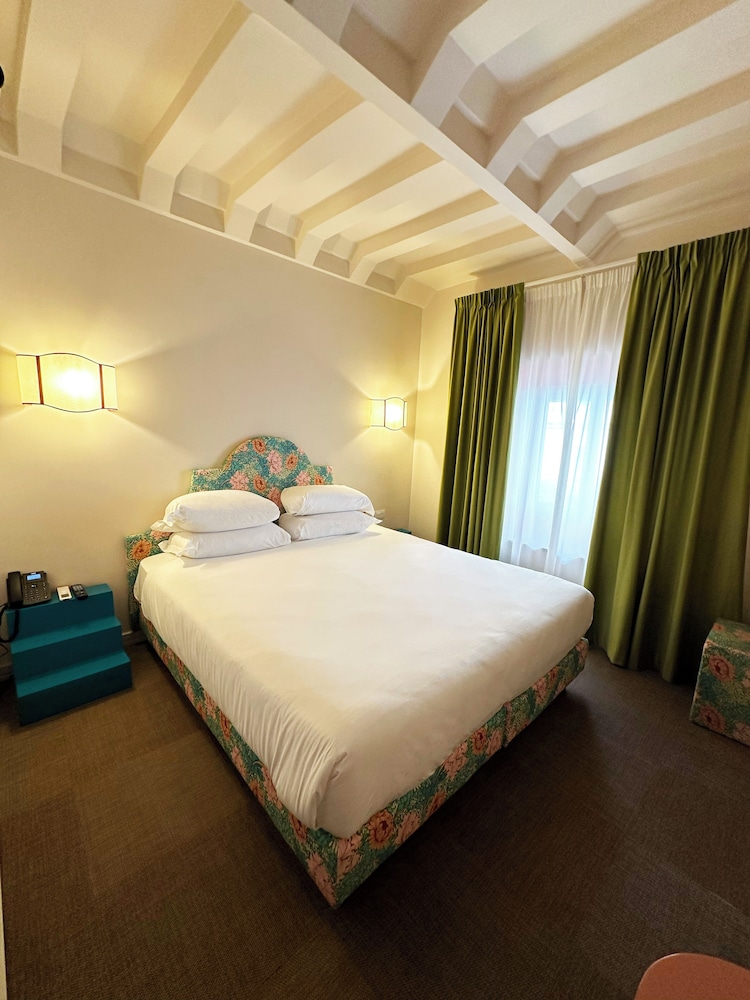 Double or Twin Room Superior
