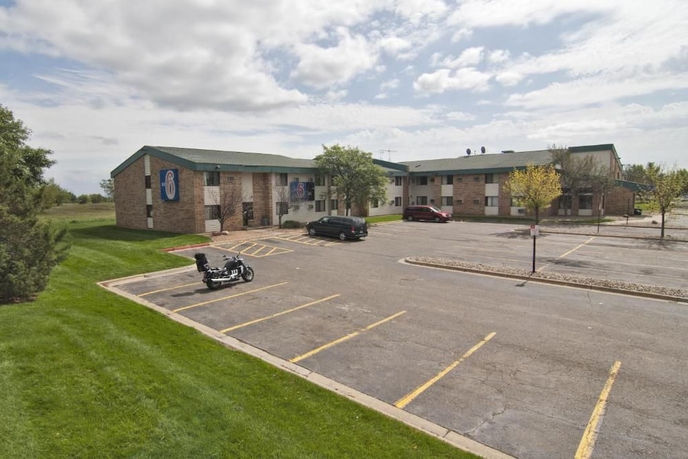 Motel6 Lakeville, MN - South - Lakeville 43/59