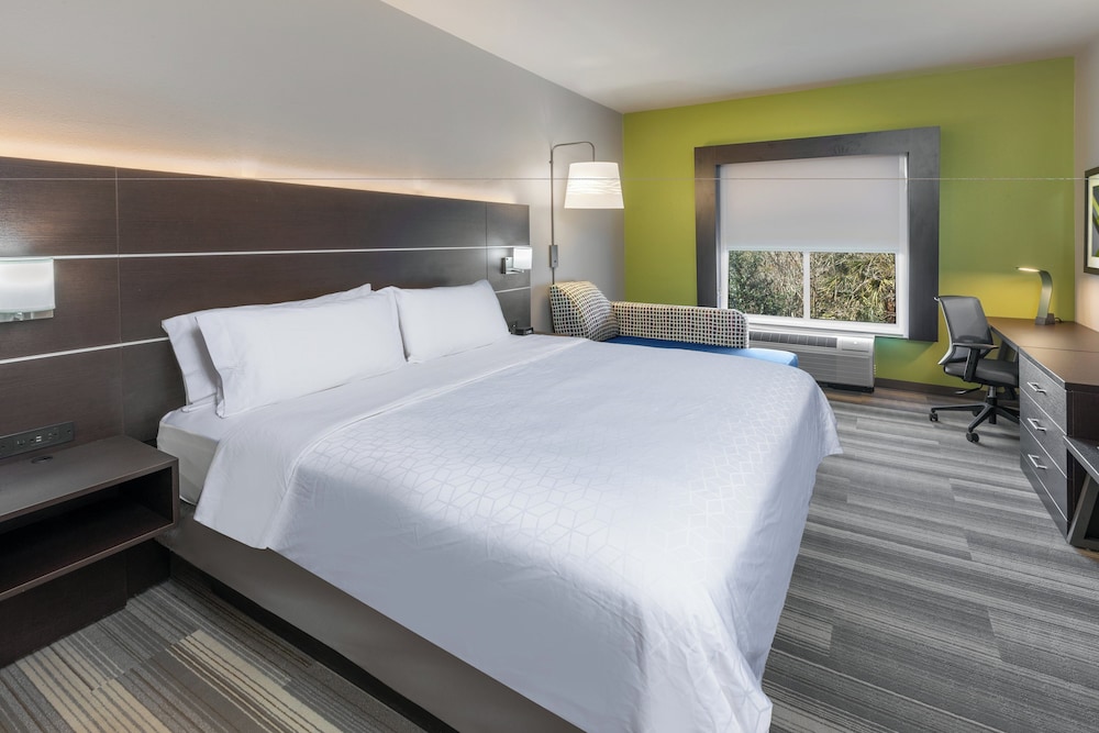 Standard, King Bed, Extra Floor Space