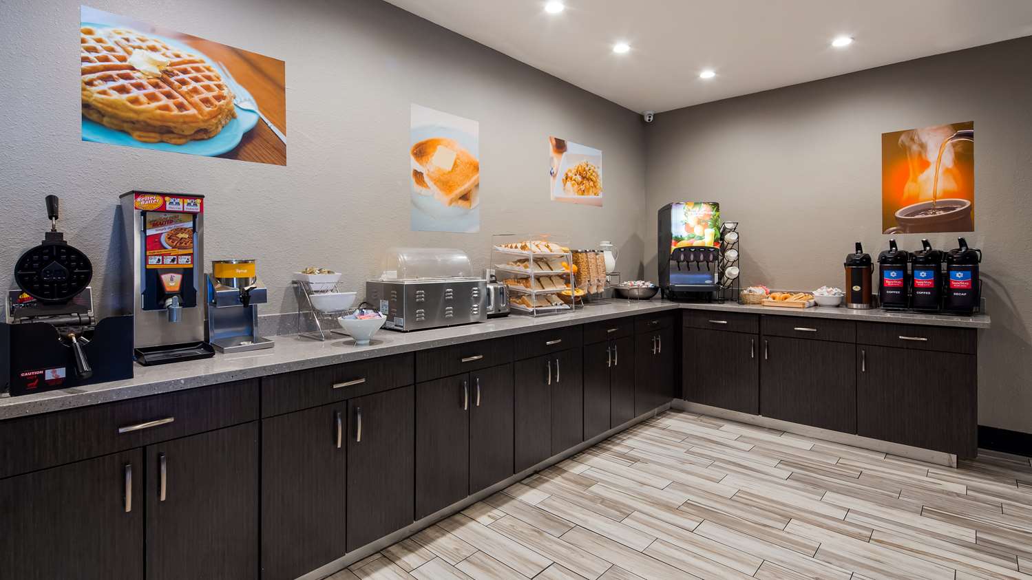 Surestay Plus Hotel By Best Western Point Richmond 7/37